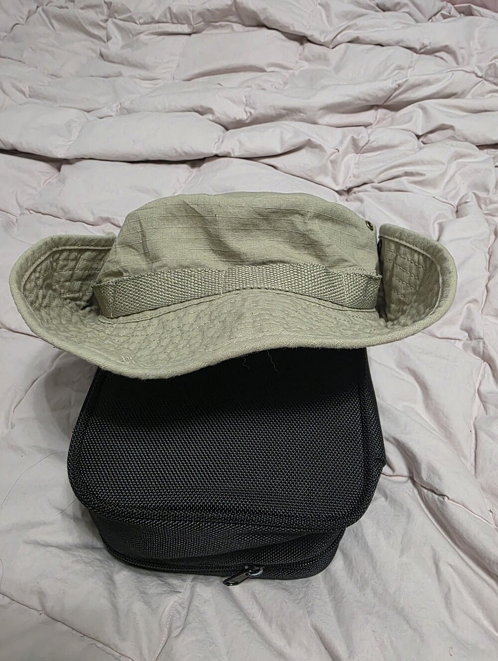 Swiss Tech Performance Gear olive green and khaki outdoor sun/safari bucket Hat